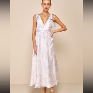 NWT Lulus’s maxi dress. Size L